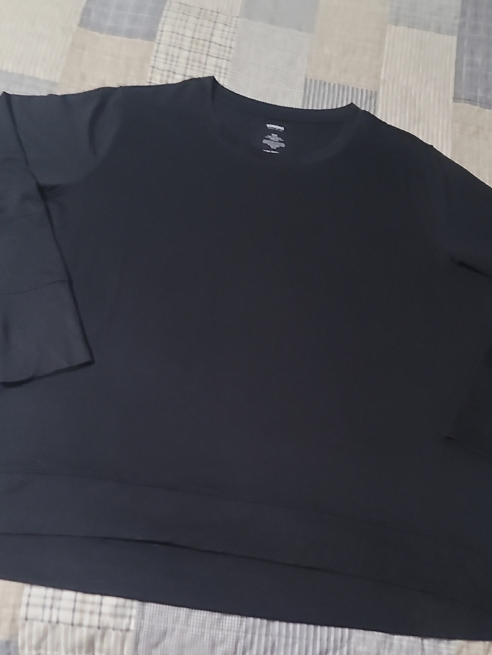 3/$20 Sonoma Split-Side Black Sweatshirt - Picture 3 of 6